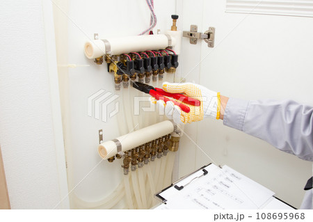 住宅の床暖房設備の点検　メンテナンス　修理　イメージ 108695968