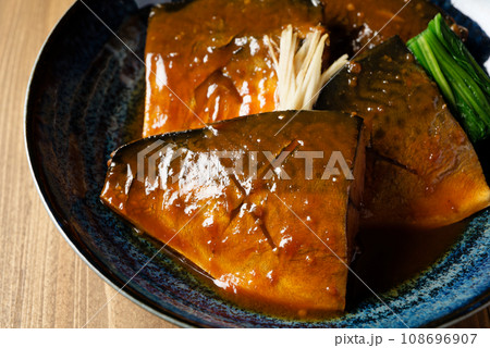 サバの味噌煮 108696907