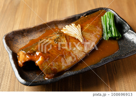 サバの味噌煮 108696913