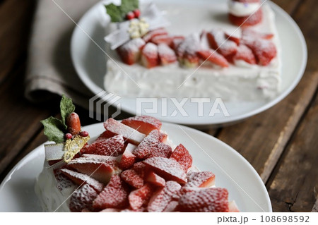 手作りのクリスマスケーキ いちごケーキ 手作りのクリスマスケーキ いちごケーキ 108698592