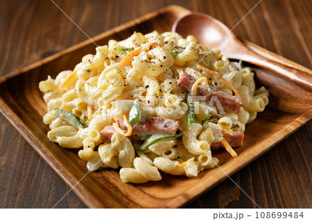 マカロニサラダ 108699484