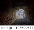 廃線敷遊歩道のトンネル 108699654