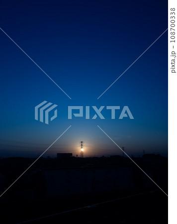 青い夕景 108700338