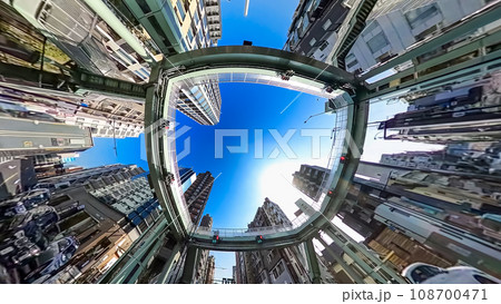 東京都渋谷区の都市風景 富ヶ谷交差点 東京都渋谷区の都市風景 富ヶ谷交差点 108700471