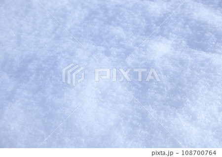 新雪の雪模様 108700764