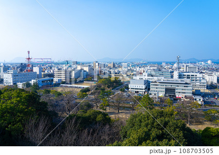 【日本100名城】丸亀城　二の丸から見た丸亀市街　香川県丸亀市 108703505