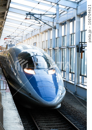 500系新幹線(岡山駅にて停車中) 500系新幹線(岡山駅にて停車中) 108704621