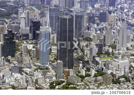 麻布台ヒルズ付近を南側から空撮 108706618