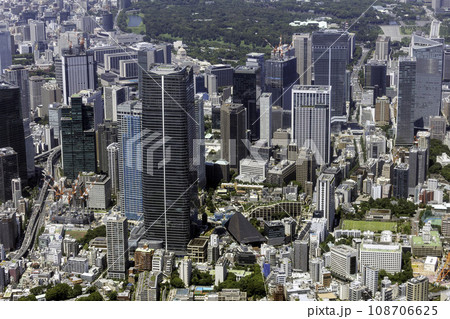 麻布台ヒルズ付近を南側から空撮 麻布台ヒルズ付近を南側から空撮 108706625