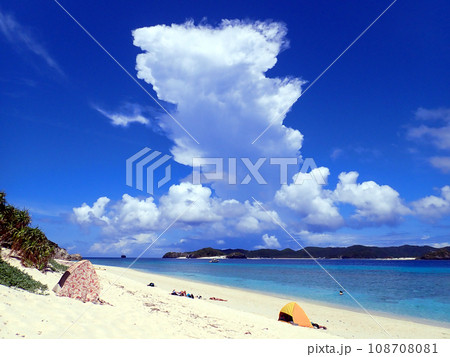 沖縄・慶良間諸島・座間味・阿嘉島北浜(ニシバマ)ビーチ 沖縄・慶良間諸島・座間味・阿嘉島北浜(ニシバマ)ビーチ 108708081