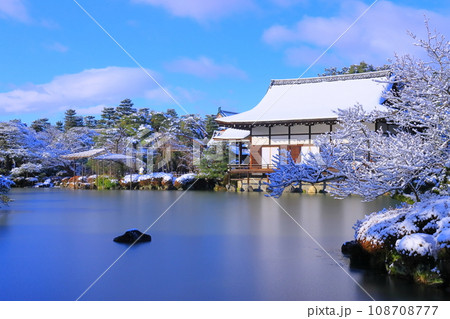 平安神宮(京都市左京区)栖鳳池の霧氷 平安神宮(京都市左京区)栖鳳池の霧氷 108708777