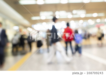 繁華街のボケ表現 108709243