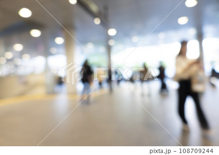 繁華街のボケ表現 108709244
