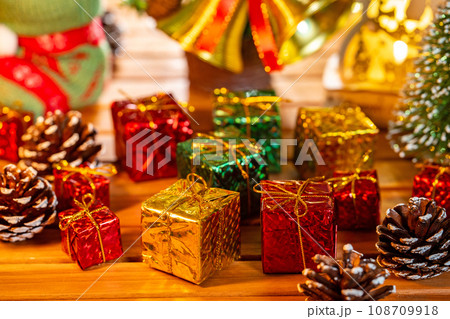 【素材】クリスマスイメージ 108709918