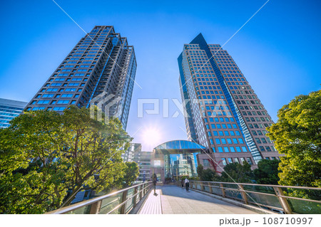 日本の横浜都市景観 日石横浜ビルや横浜銀行などを望む 日本の横浜都市景観 日石横浜ビルや横浜銀行などを望む 108710997