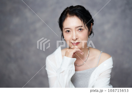女性ファッションモデル　ポートレート 108715653