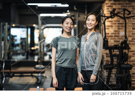 スポーツジムに通う女性 スポーツジムに通う女性 108715739