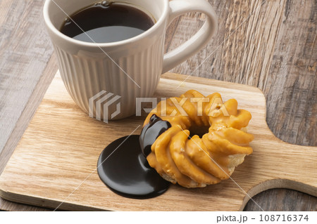 フレンチクルーラー コーヒー フレンチクルーラー コーヒー 108716374