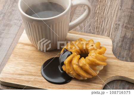 フレンチクルーラー コーヒー フレンチクルーラー コーヒー 108716375