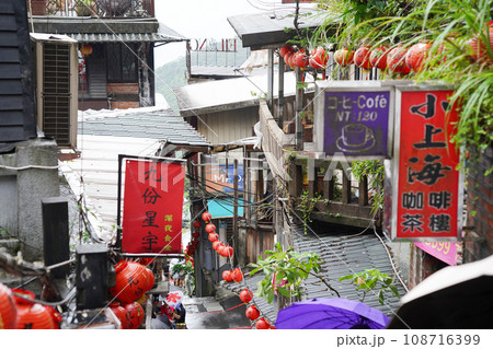 台湾・九份のイメージ（入り組んだ建物） 108716399