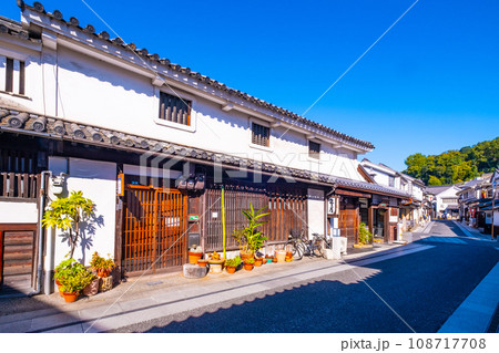 倉敷美観地区と白壁の町並み 108717708