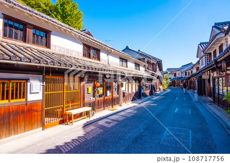 倉敷美観地区と白壁の町並み 108717756