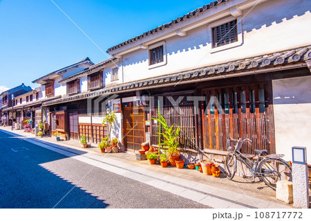 倉敷美観地区と白壁の町並み 108717772