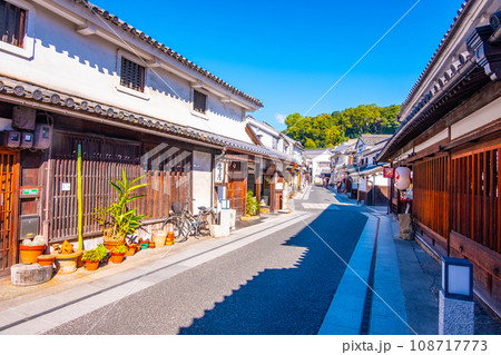 倉敷美観地区と白壁の町並み 108717773