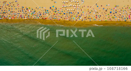 Overview sandy beach 108718166