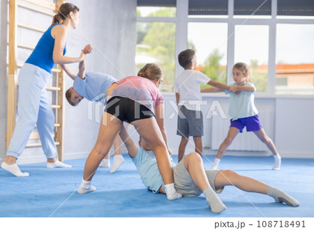 Young jiu jitsu students 108718491