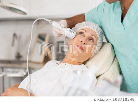 Using cold hammer whitening 108718549