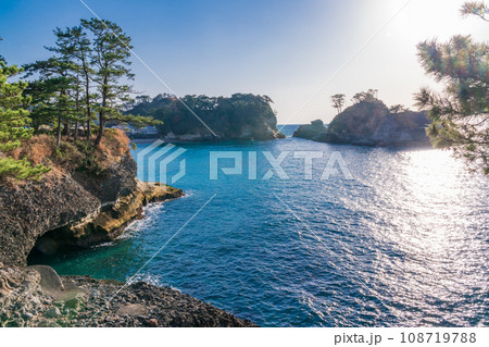 (静岡県)西伊豆堂ヶ島の夕景 (静岡県)西伊豆堂ヶ島の夕景 108719788