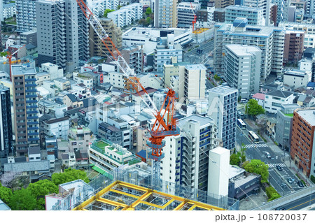 大阪・阪神高速11号池田線沿いの工事現場 108720037