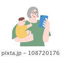 赤ちゃんを抱っこする老人女性がスマートフォンを見ているイラスト 108720176