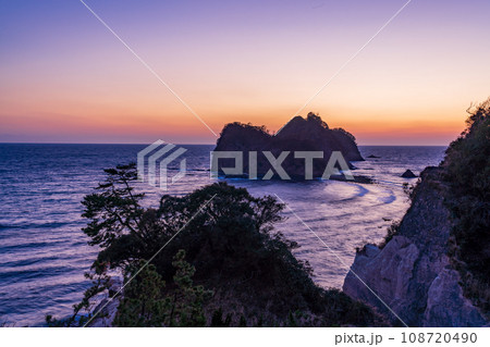 （静岡県）西伊豆堂ヶ島・三四郎島・瀬浜　夕景 108720490