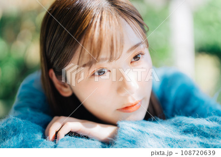 屋外女性ポートレート 屋外女性ポートレート 108720639