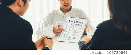 Corporate recruiter interview job applicant to discuss career goal. Shrewd Corporate recruiter interview job applicant to discuss career goal. Shrewd 108720641