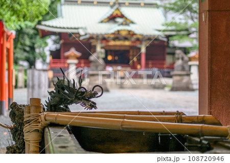 神社仏閣　金王八幡宮境内　手水舎　東京都渋谷区 108720946