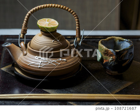 松茸の土瓶蒸しで一杯 108721687