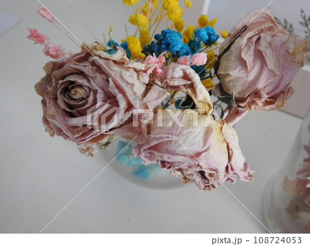 ドライフラワー フラワーアレンジメント 花の乾燥 乾燥させた ドライフラワー フラワーアレンジメント 花の乾燥 乾燥させた 108724053