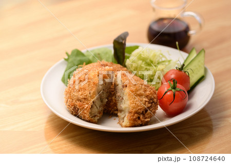 コロッケ(ポテトコロッケ) コロッケ(ポテトコロッケ) 108724640