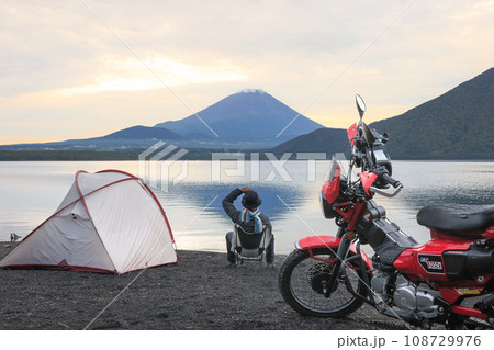 浩庵キャンプ場から見た朝の富士山 浩庵キャンプ場から見た朝の富士山 108729976