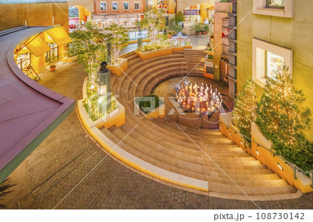 川崎の複合商業施設「ラチッタデッラ」 街を彩るイルミネーション【神奈川県・川崎市】 川崎の複合商業施設「ラチッタデッラ」 街を彩るイルミネーション【神奈川県・川崎市】 108730142