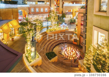 川崎の複合商業施設「ラチッタデッラ」 街を彩るイルミネーション【神奈川県・川崎市】 川崎の複合商業施設「ラチッタデッラ」 街を彩るイルミネーション【神奈川県・川崎市】 108730166