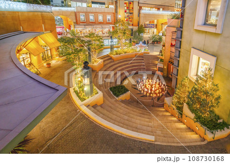 川崎の複合商業施設「ラチッタデッラ」 街を彩るイルミネーション【神奈川県・川崎市】 川崎の複合商業施設「ラチッタデッラ」 街を彩るイルミネーション【神奈川県・川崎市】 108730168