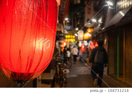 《東京都》昭和レトロな路地裏飲み屋街・三軒茶屋 《東京都》昭和レトロな路地裏飲み屋街・三軒茶屋 108731218