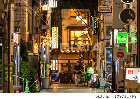 《東京都》昭和レトロな飲み屋街・阿佐ヶ谷スターロード 《東京都》昭和レトロな飲み屋街・阿佐ヶ谷スターロード 108731798