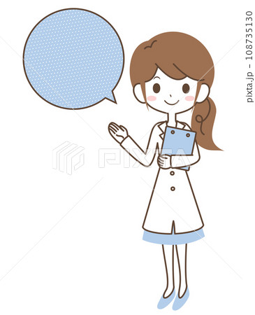 説明をする白衣の女性 108735130