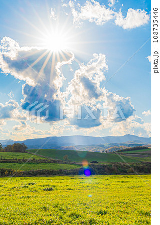 美瑛の秋の風景 美瑛の秋の風景 108735446