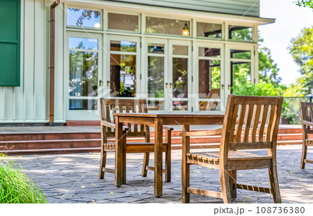 横浜の歴史的建造物　エリスマン邸 108736380